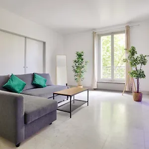 2 Bedrooms Tour Eiffel Rapp Paris